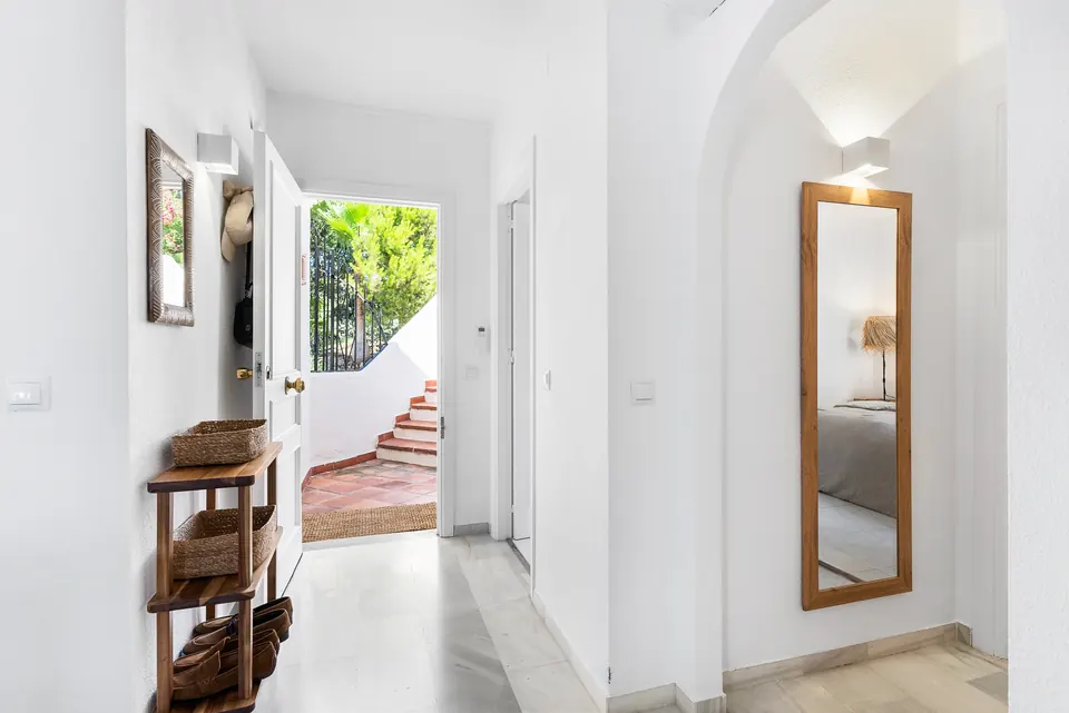Entrance, Suncoaster · 2023 · shoot 9