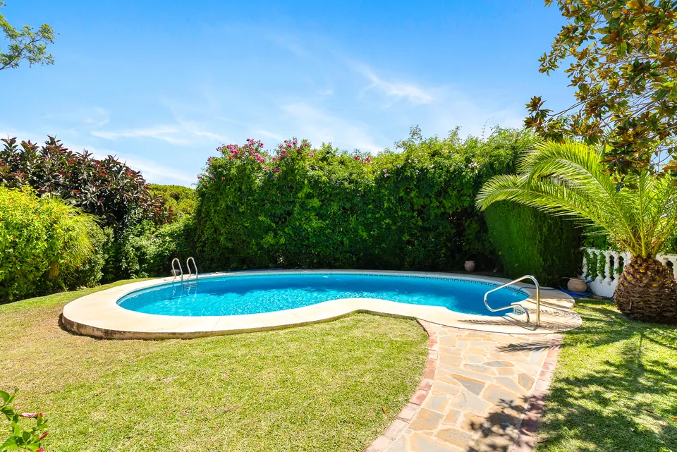 Pool, Suncoaster · 2023 · shoot 10