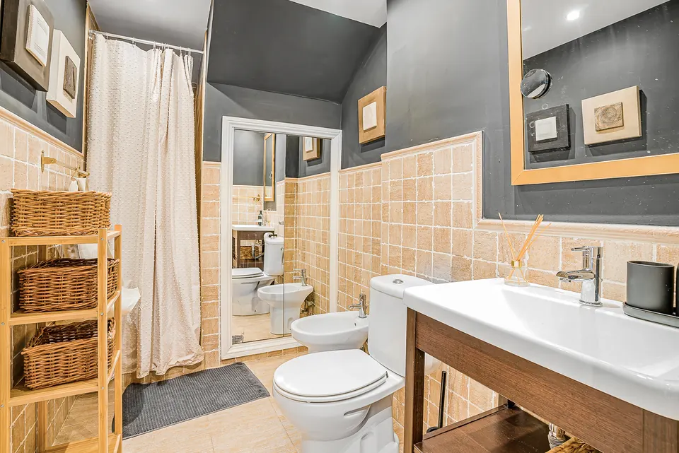 Bathroom, Property · 2023